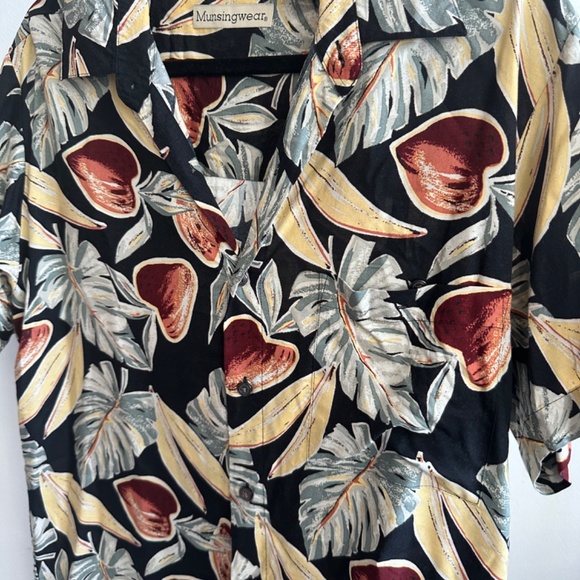 NEW Vintage looking Hawaiian shirt - Picture 2 of 2